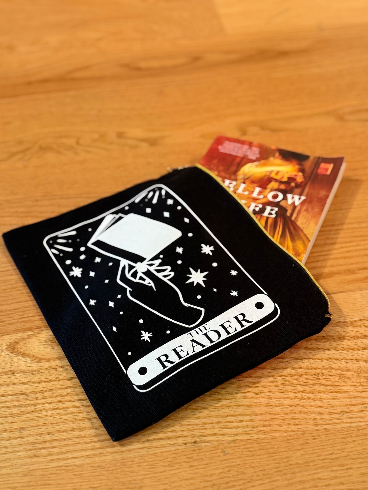 The Reader - Zipper Pouch